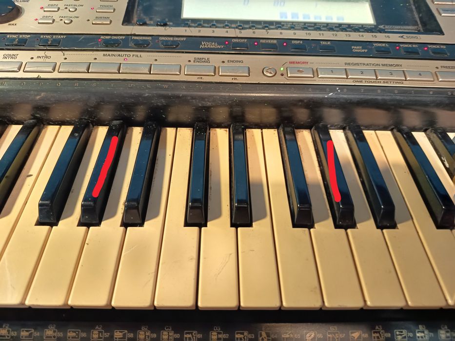 Yamaha PSR740 keyboard