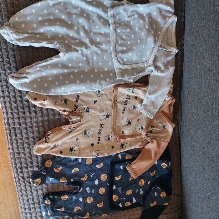 Wyprawka do szpitala dla noworodka 3 komplety kaftanik śpioszki