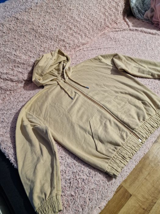 Ładna bluza beżowa na zamek kaptur rozm S