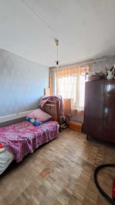 3 Кімнатна Квартира Напроти Ринку  Сільпо