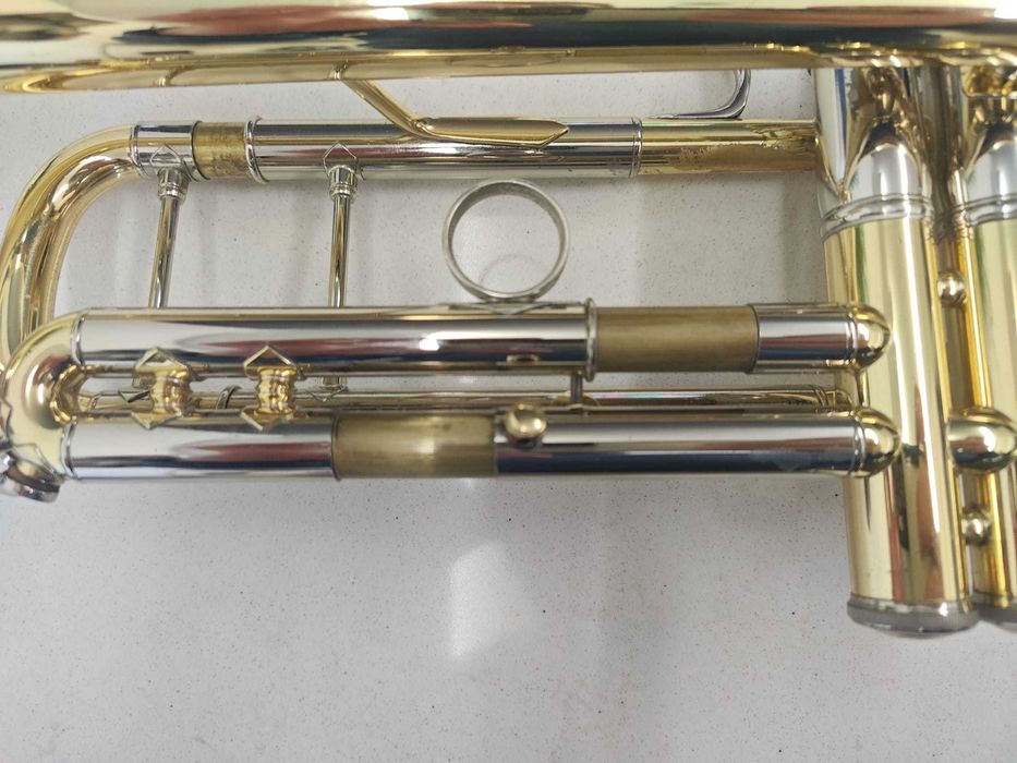 Trompete Yamaha 8335