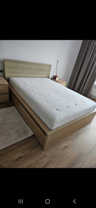 Łóżko małżeńskie