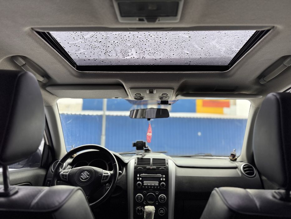 Продается SUZUKI GRAND VITARA 2008 год  рестайлинговая 2.4 бензин 4x4