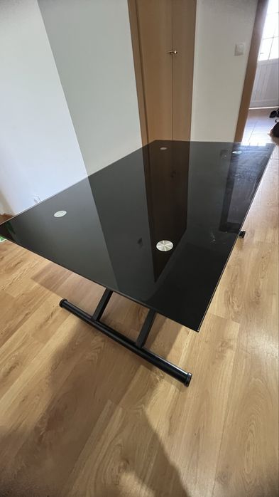 Mesa de vidro ajustável