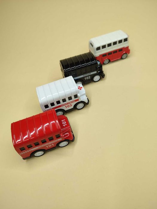 Набір металевих машин