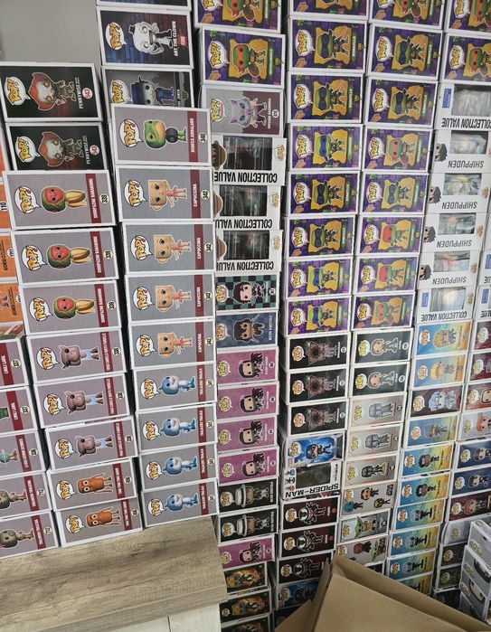 Centenas de figuras para venda