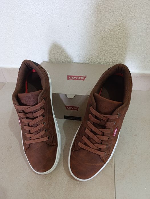 Ténis Levis número 41