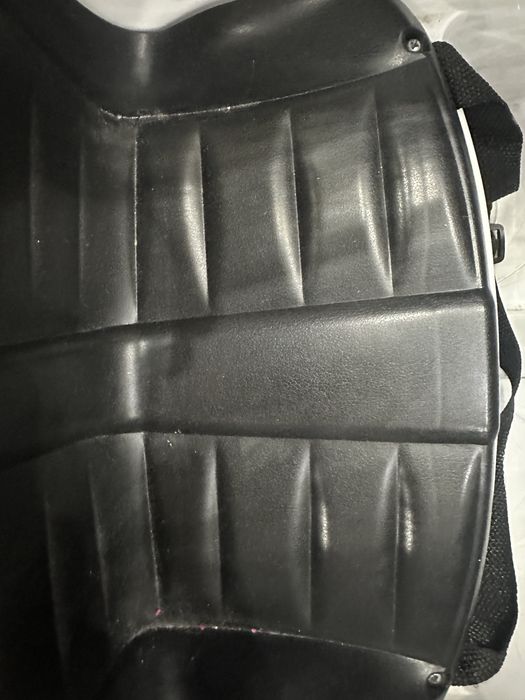 Продам дитячий автомобіль на радіокеруванні