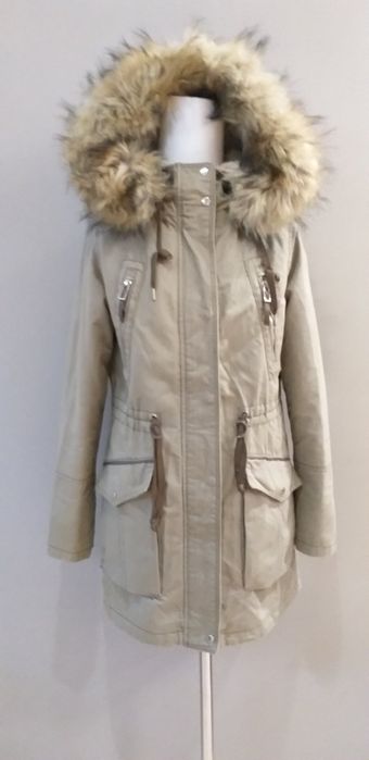 Курточка женская Bershka.