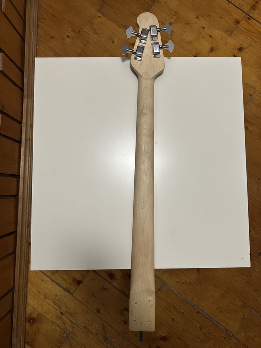 Гриф з колками для бас гітари