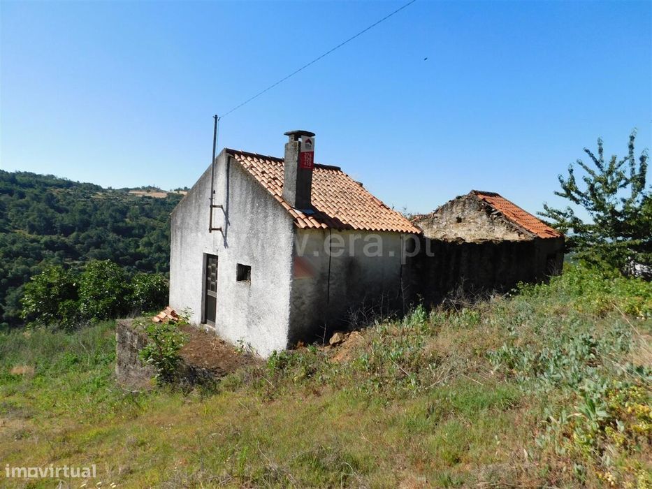 Moradia Isolada T2 / Covilhã, Teixoso — Teixoso E Sarzedo, Castelo Branco