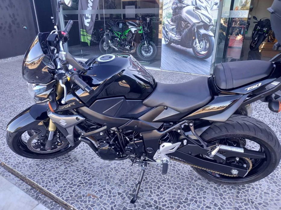 Suzuki GSR 750 78kw