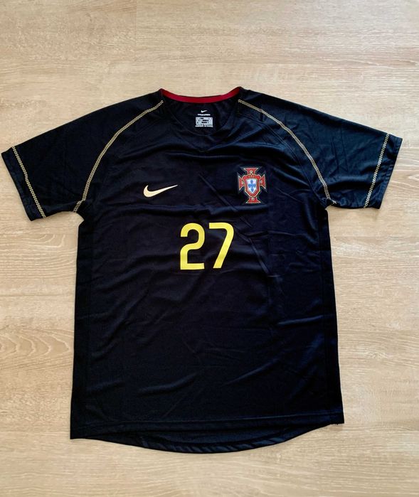 Portugal 2006 away kit (L)