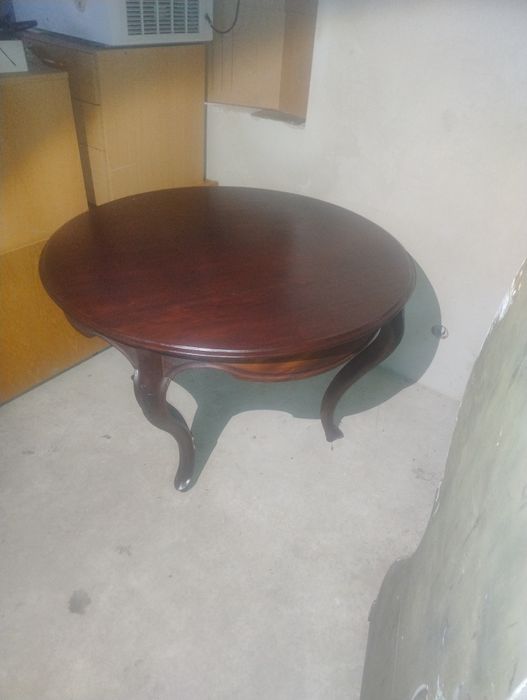Okrągły stół "vintage" z mahoniu