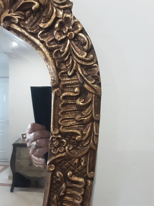 Lindíssimo espelho antigo em talha dourada