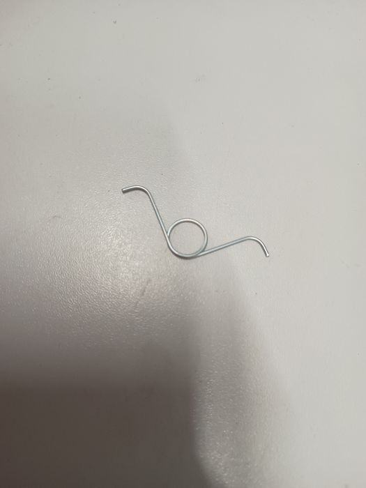 Nowa sprężynka spinka puszki szmerów filtra powietrza Romet 1 sztuka