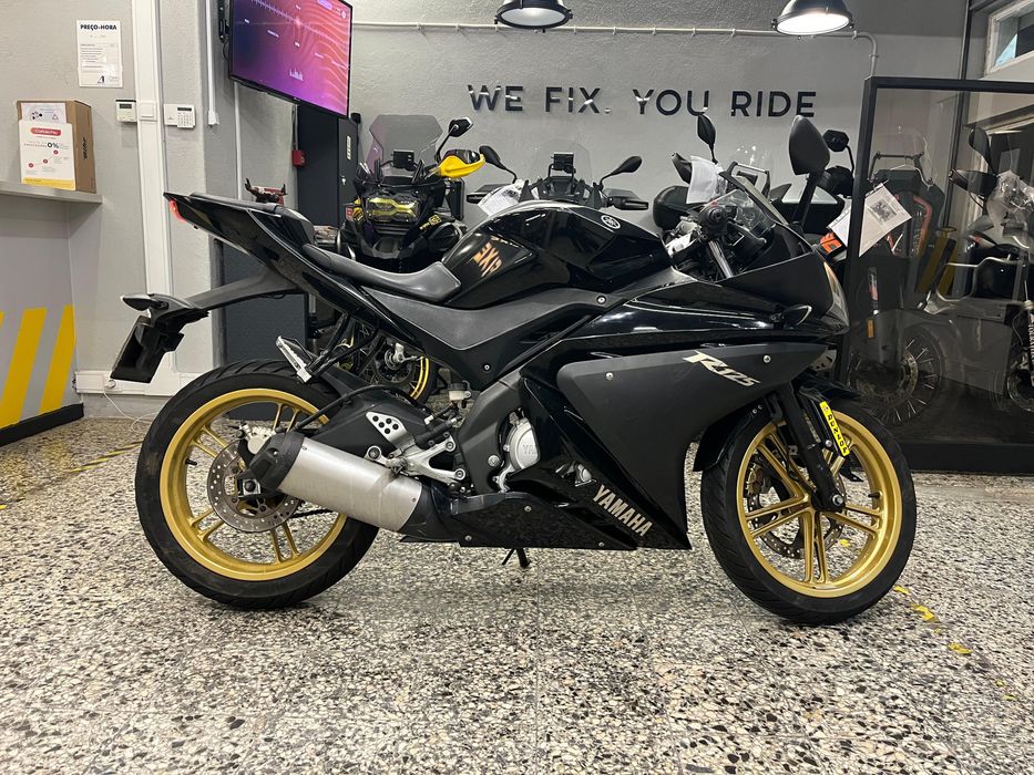 Yamaha YZF-R 125 em bom estado.  (Reservada)