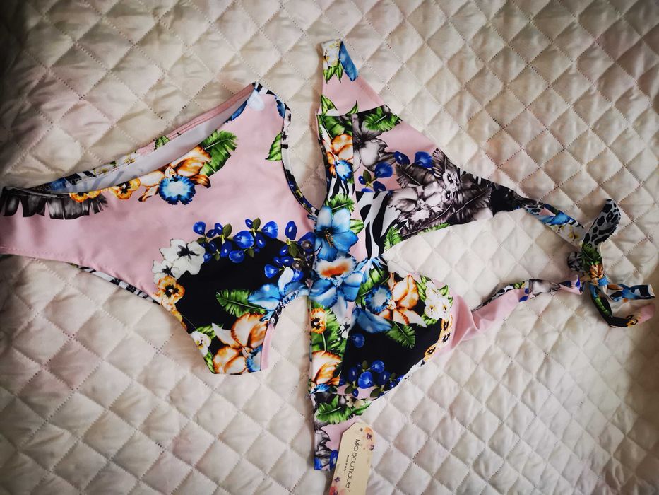 Bikini / Trikini