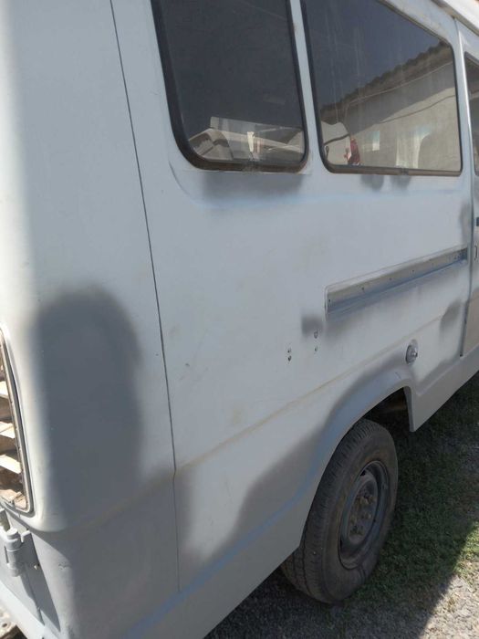 продам мерседес мв 208 , 6 мест