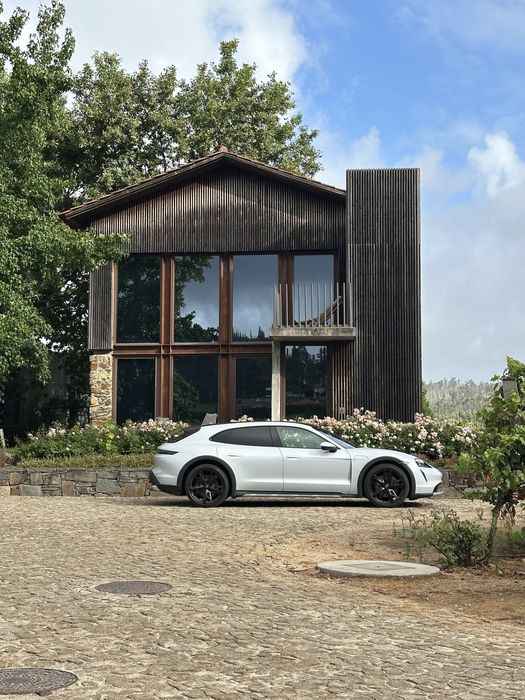 Porsche Taycan - Aluguer para Eventos (c/ Condutor)