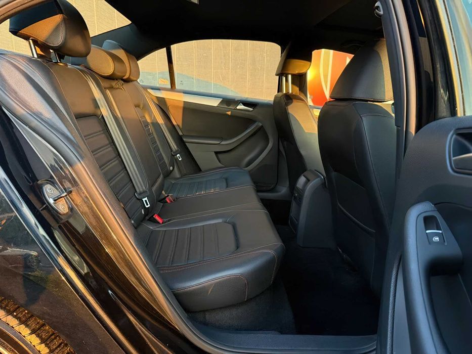 Volkswagen Jetta GLI Autobahn      2014
