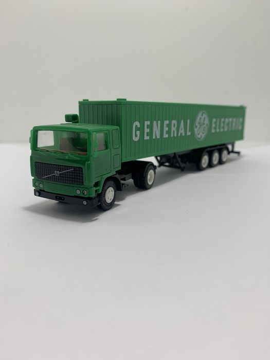 Volvo F12 da Herpa escala 1/87