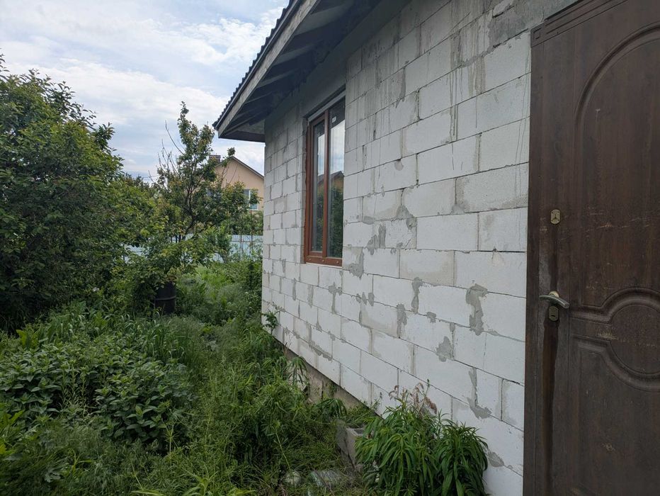 Продається БЕЗ КОМІСІЇ ТЕРМІНОВО недобудований будинок для тих, хто мр