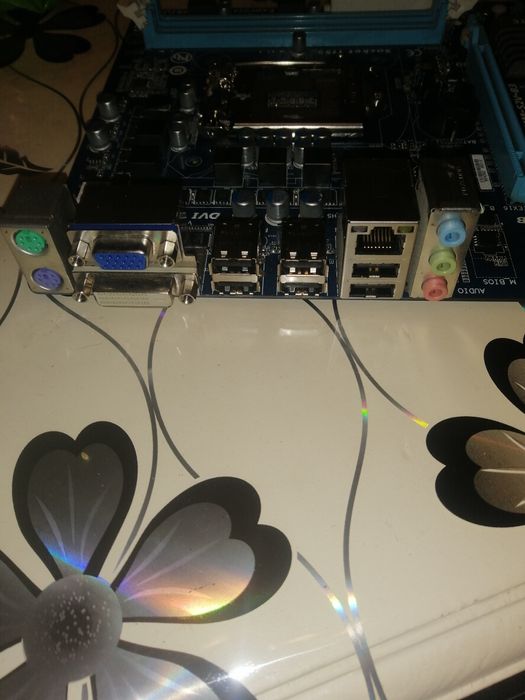 Материнська плата під ремонт