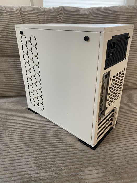 Komputer gamingowy / RTX 4060 / Ryzen 5 5600 / 32 GB RAM