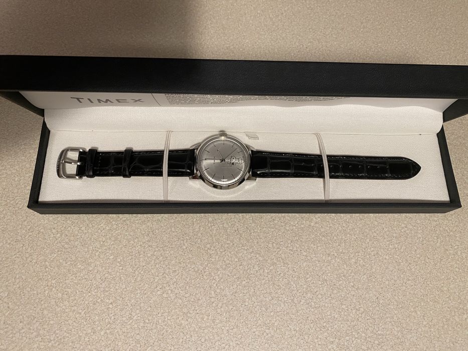 Timex snoopy , TW2U99500