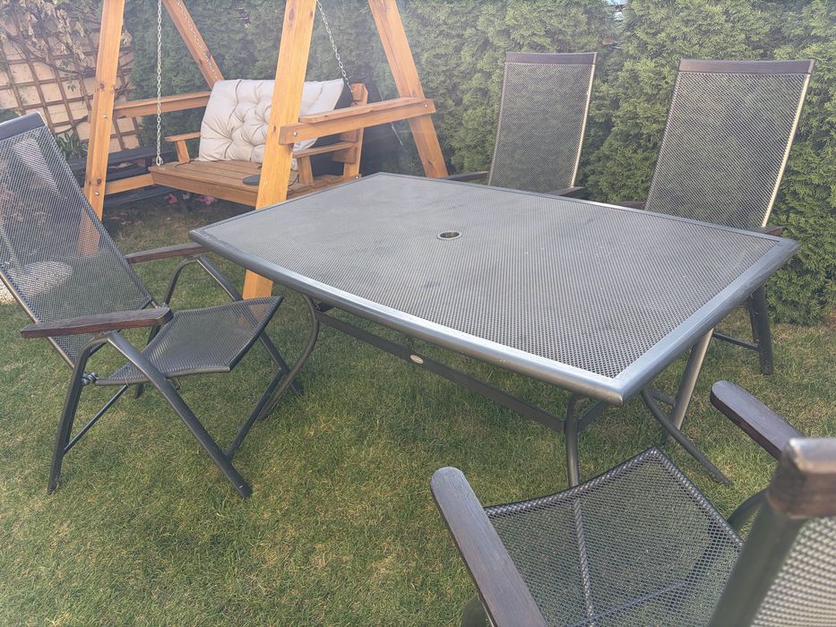 Stół i 4 krzesla rozkładane