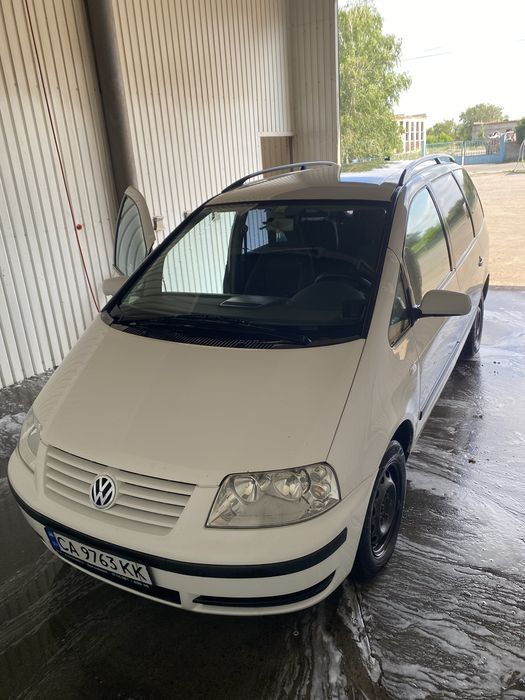 Volkswagen Sharan з бензиновим турбованим двигуном об'ємом 1.8 літра (1.8 T)
