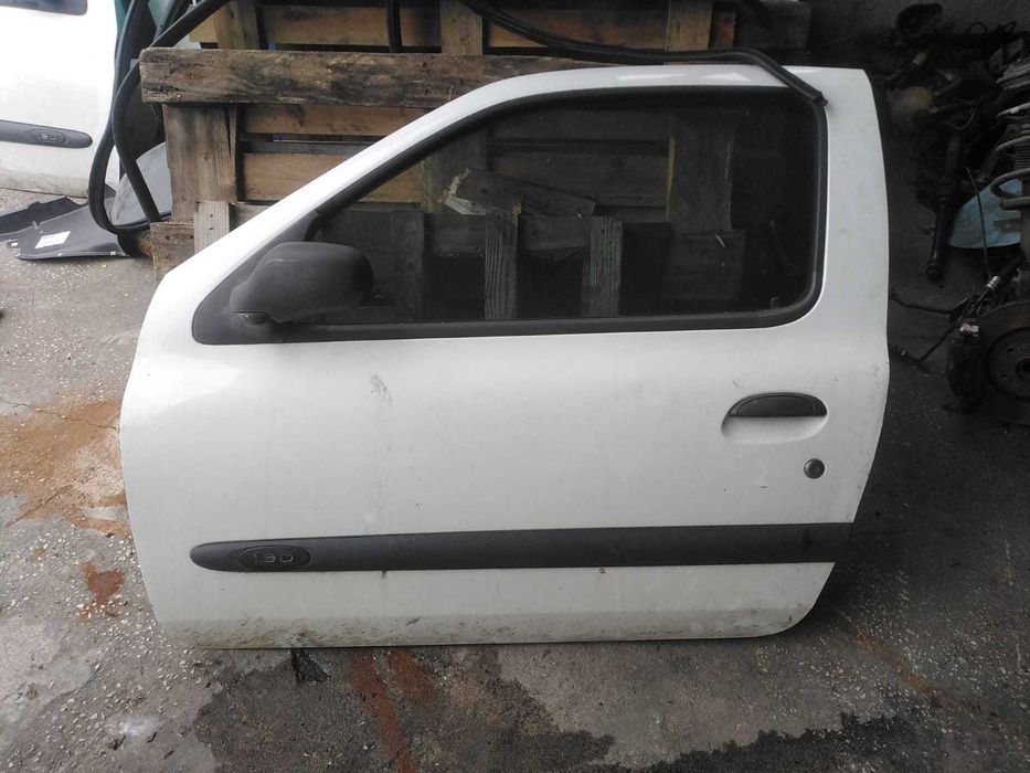 Porta Frente Esquerda Renault Clio II Fase I 1.9D