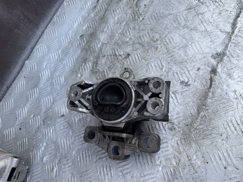 Подушка двигателя 1.9 диз альфа ромео 159 alfa romeo год 2007
