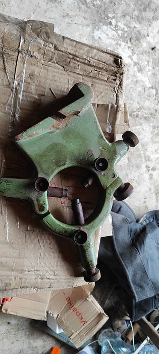 люнет до токарного станку