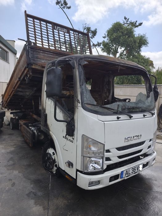 Isuzu N1R tribasculante de 2021