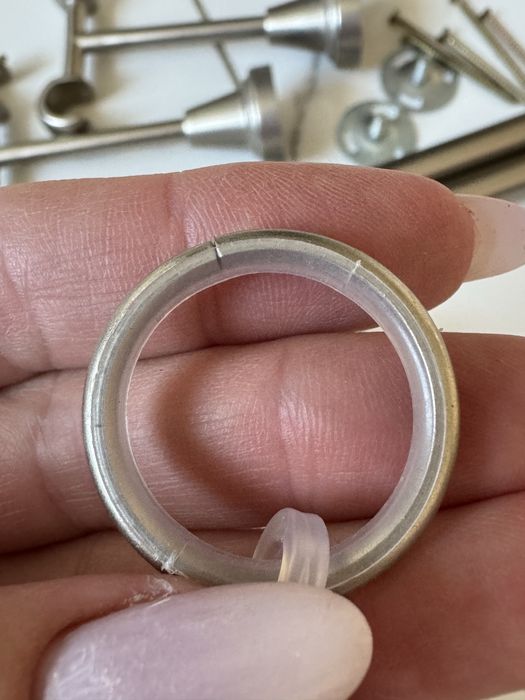 Продам карниз 2.5 м мелал хром