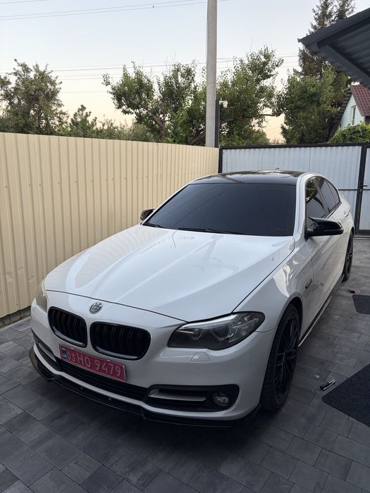 BMW F10 528i продам