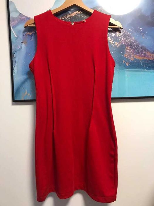 Czerwona sexy sukienka slim fit dopasowana złoty zamek na plecach