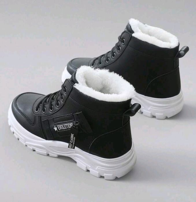 Czarne damskie  buty śniieżne 37.