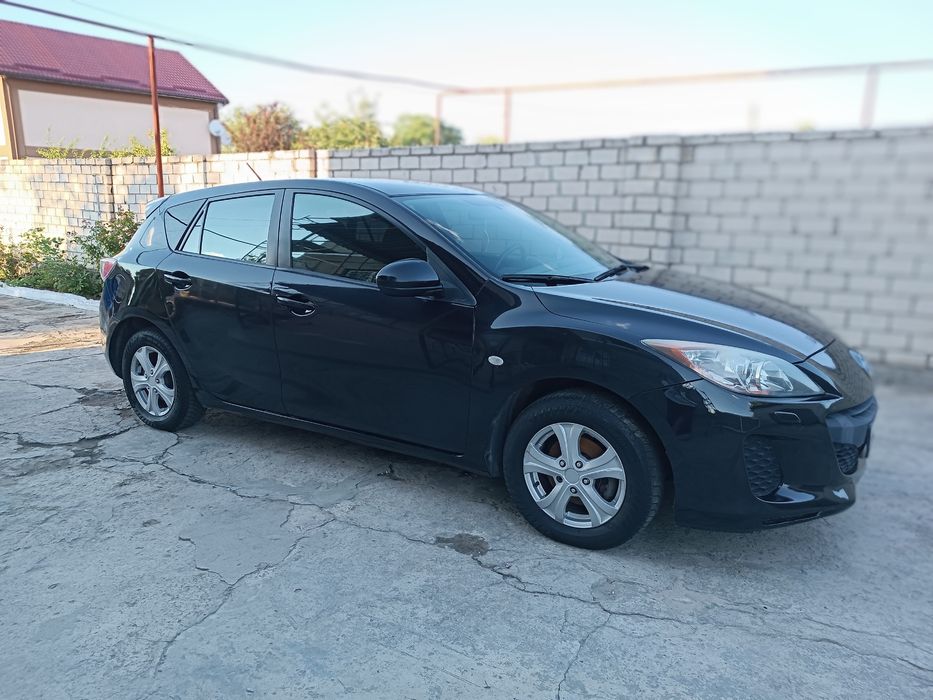 Продам mazda 3 2012 рік в  гарному стані
