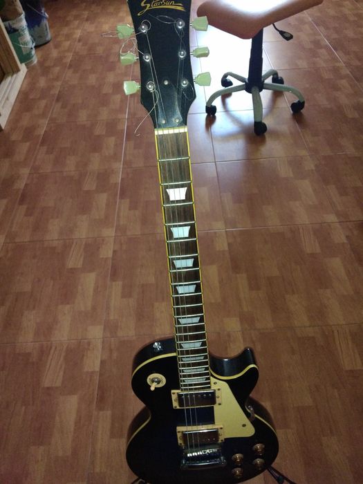Guitarra STAR SUN, como nova