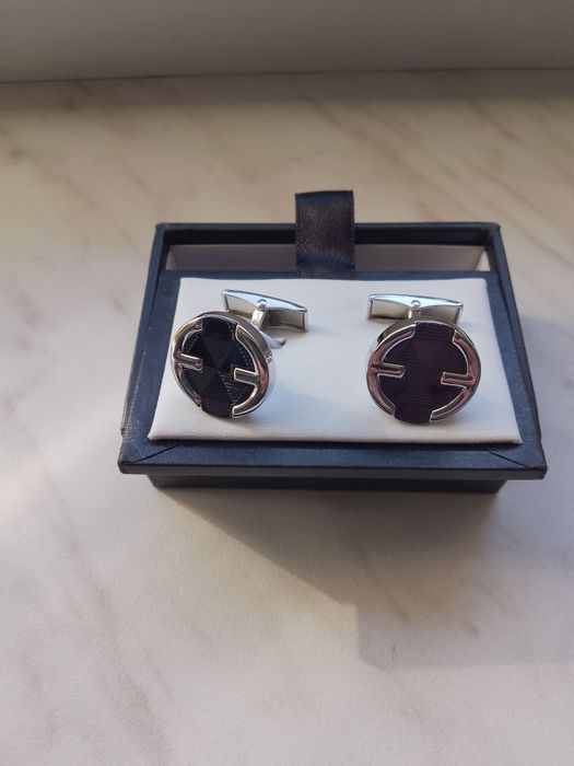 Piękne spinki do mankietów w etui