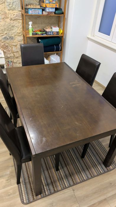 Mesa e 5 cadeiras