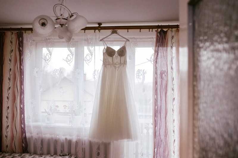 Suknia ślubna z tiulem