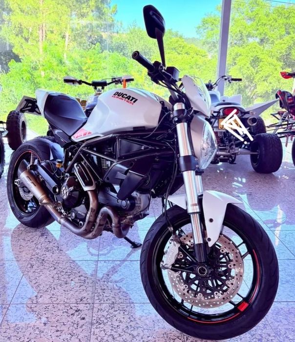 Ducati Monster 797 Plus