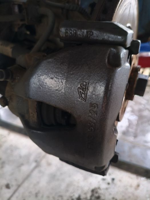 Opel Corsa E OPC Zacisk lewy prawy