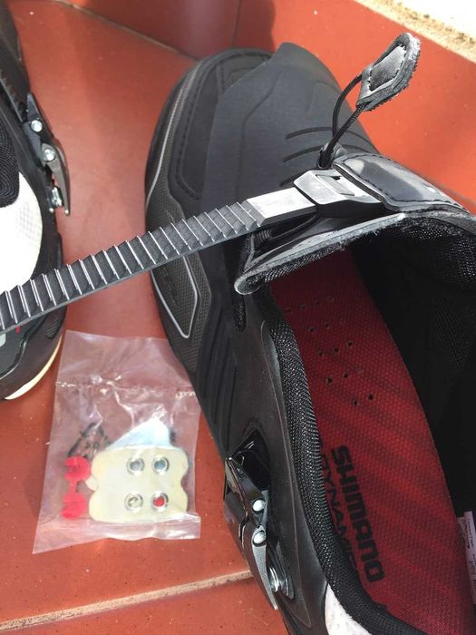 Sapatos ciclismo SHIMANO M200L -- Tam. 43