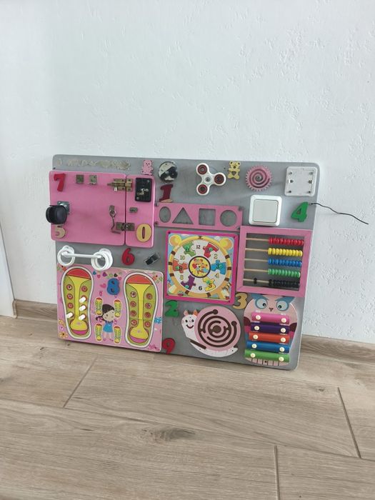 Бизиборд дитячий