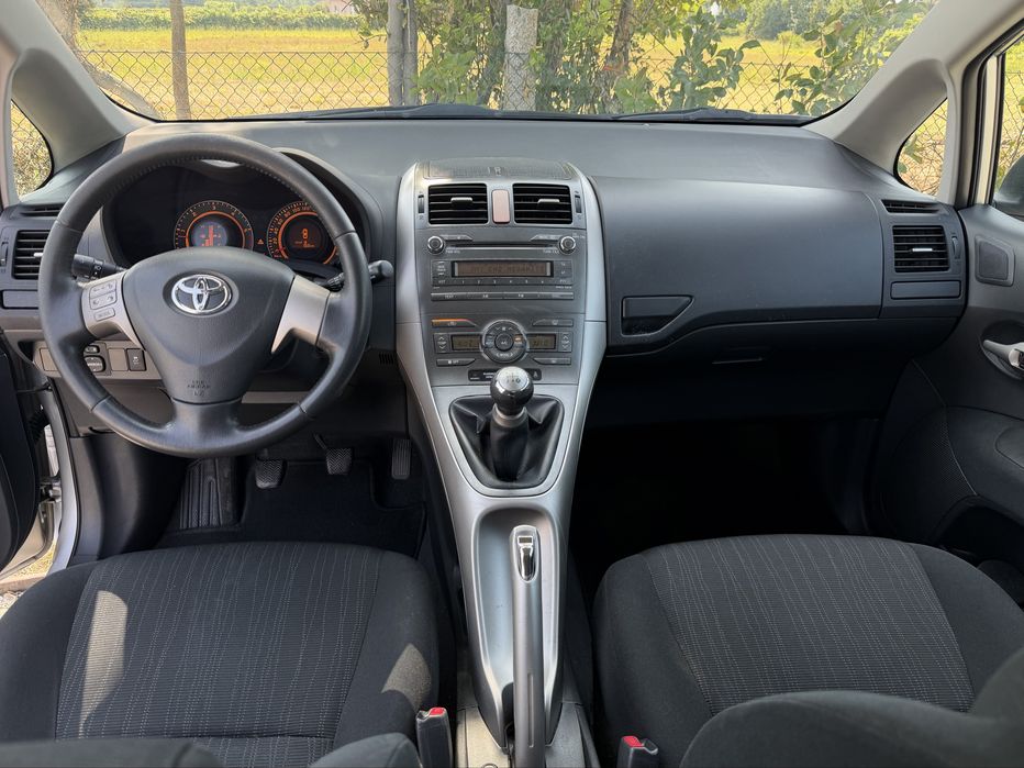 Toyota Auris 1.4 D4D Nacional um dono revisoes todas na marca